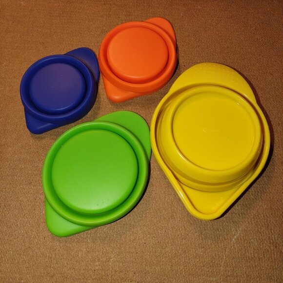 Colorful Plastic Measuring Cups Set Of 4 Nesting Design 1/4 1/3 1/2 1 Cup - Picture 2 of 7